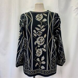Floral Patterned Black and White Women's Top